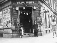 Ilica 1940. godine kod Čanićeve. Trgovina V. Weissa